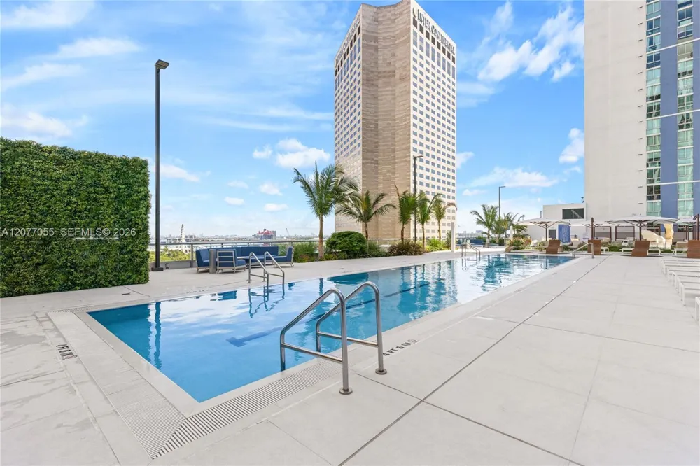 325 S Biscayne Blvd #2723 Miami, FL 33131