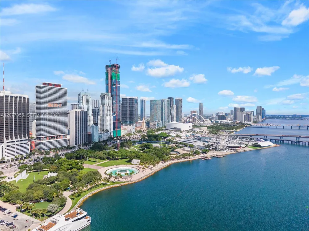325 S Biscayne Blvd #2723 Miami, FL 33131
