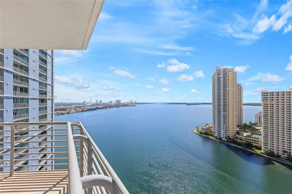 325 S Biscayne Blvd #2723 Miami, FL 33131