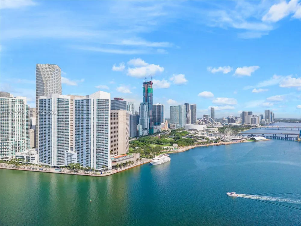 325 S Biscayne Blvd #2723 Miami, FL 33131