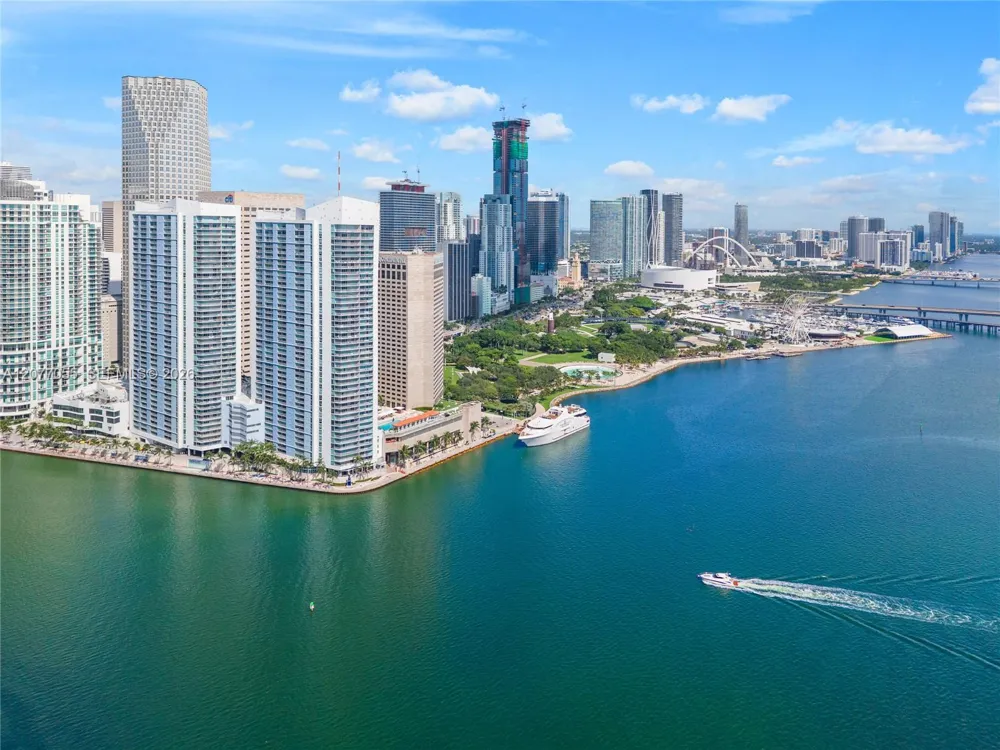 325 S Biscayne Blvd #2723 Miami, FL 33131