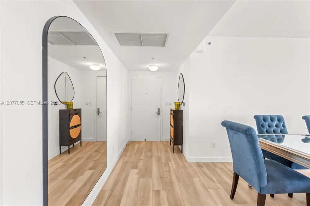 325 S Biscayne Blvd #2723 Miami, FL 33131