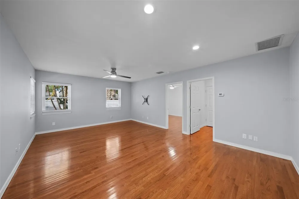 4105 W TACON STREET Tampa, FL 33629