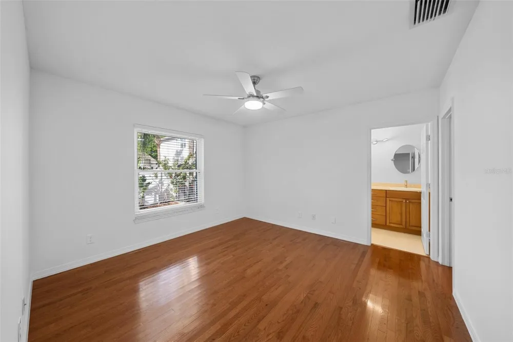 4105 W TACON STREET Tampa, FL 33629