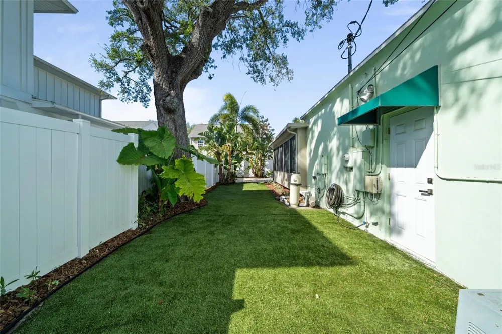 4105 W TACON STREET Tampa, FL 33629