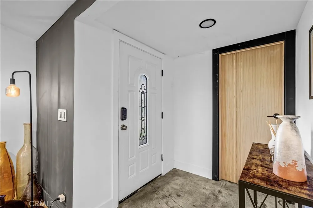 20562 Skouras Winnetka, CA 91306