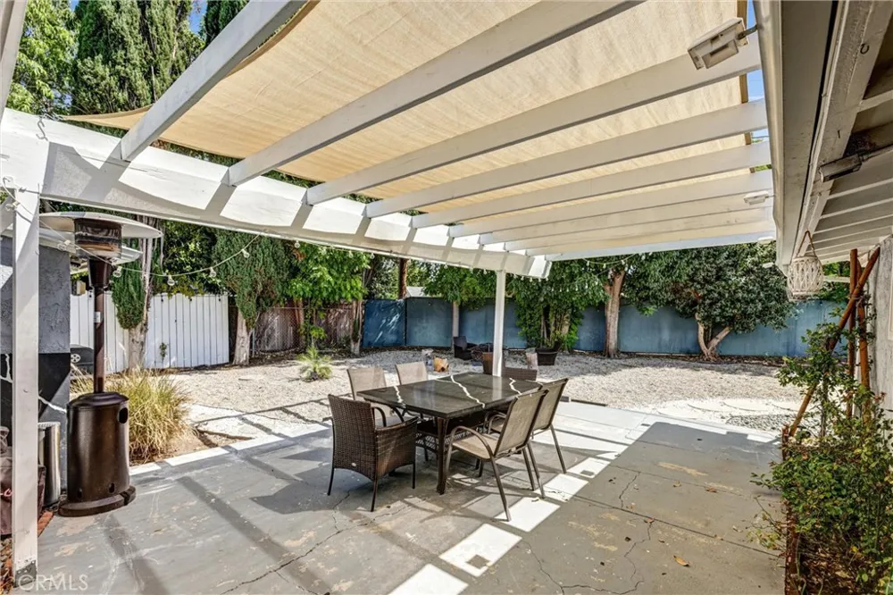 20562 Skouras Winnetka, CA 91306