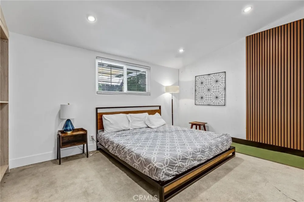 20562 Skouras Winnetka, CA 91306
