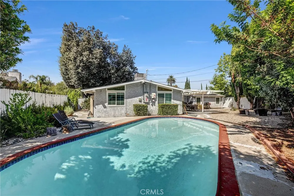 20562 Skouras Winnetka, CA 91306