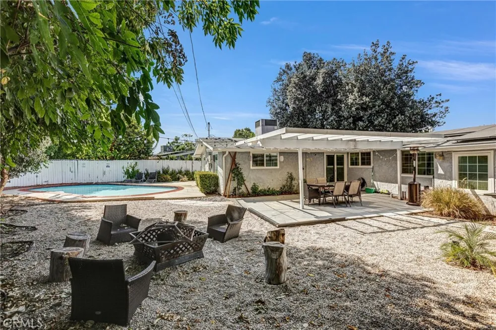 20562 Skouras Winnetka, CA 91306