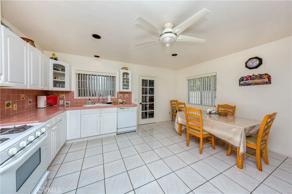 7545 Riverton Sun Valley, CA 91352