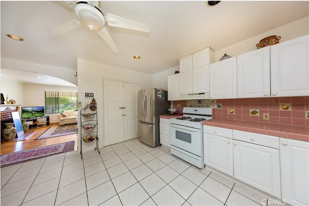 7545 Riverton Sun Valley, CA 91352