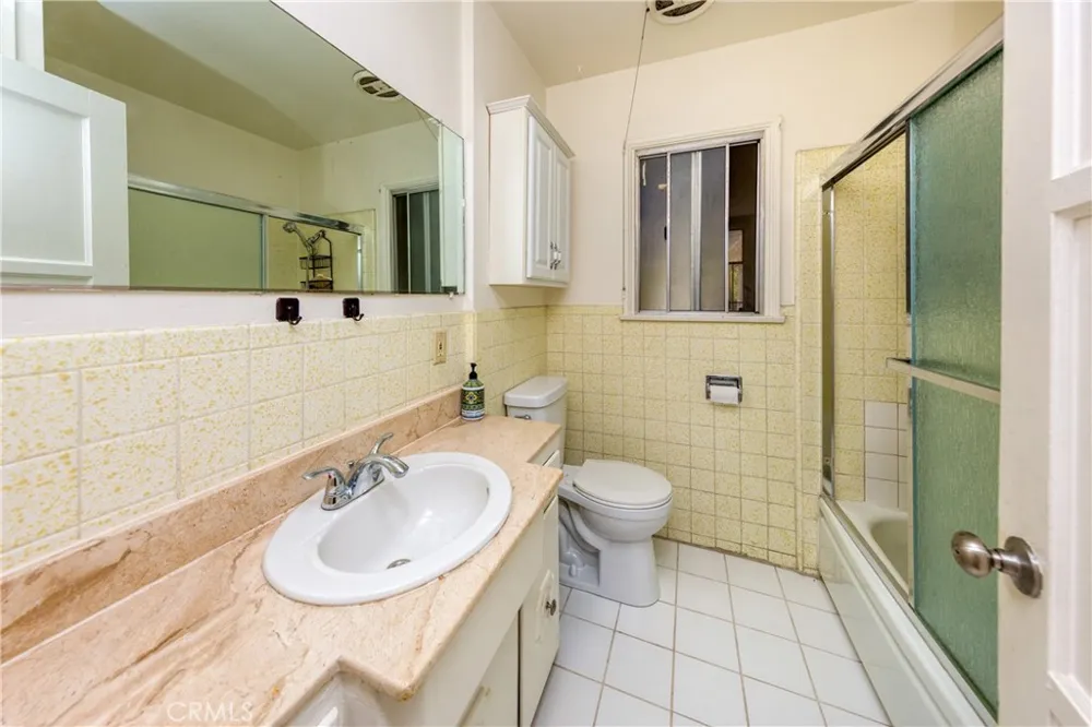 7545 Riverton Sun Valley, CA 91352