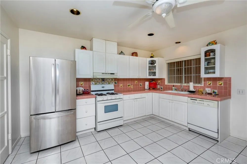7545 Riverton Sun Valley, CA 91352