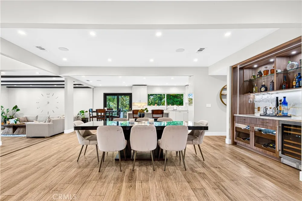 19541 Greenbriar Drive Tarzana, CA 91356