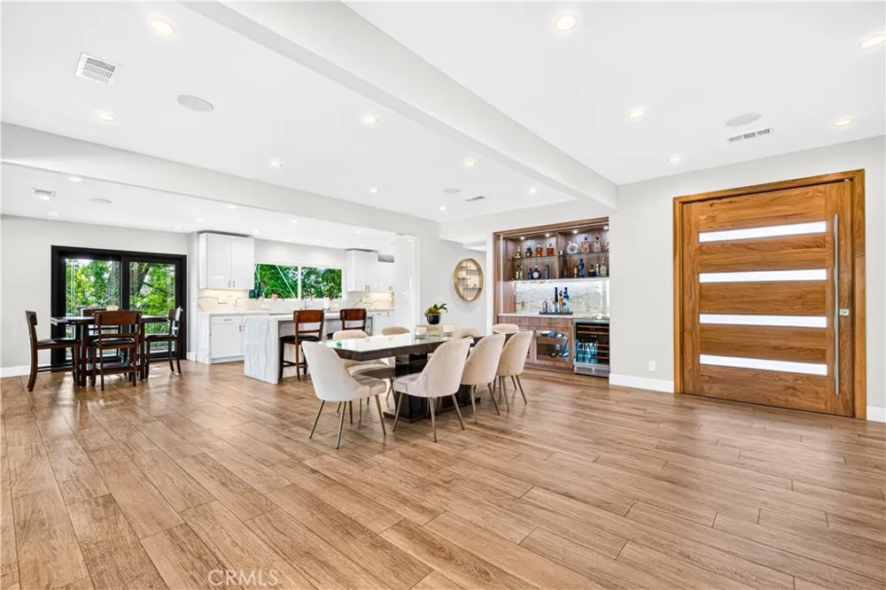 19541 Greenbriar Drive Tarzana, CA 91356