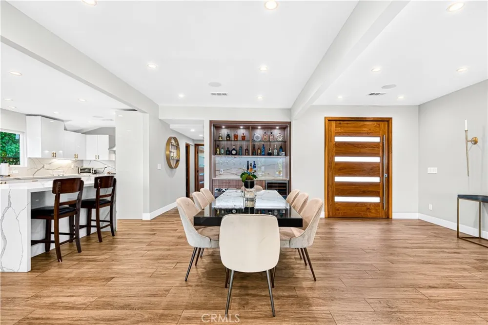19541 Greenbriar Drive Tarzana, CA 91356