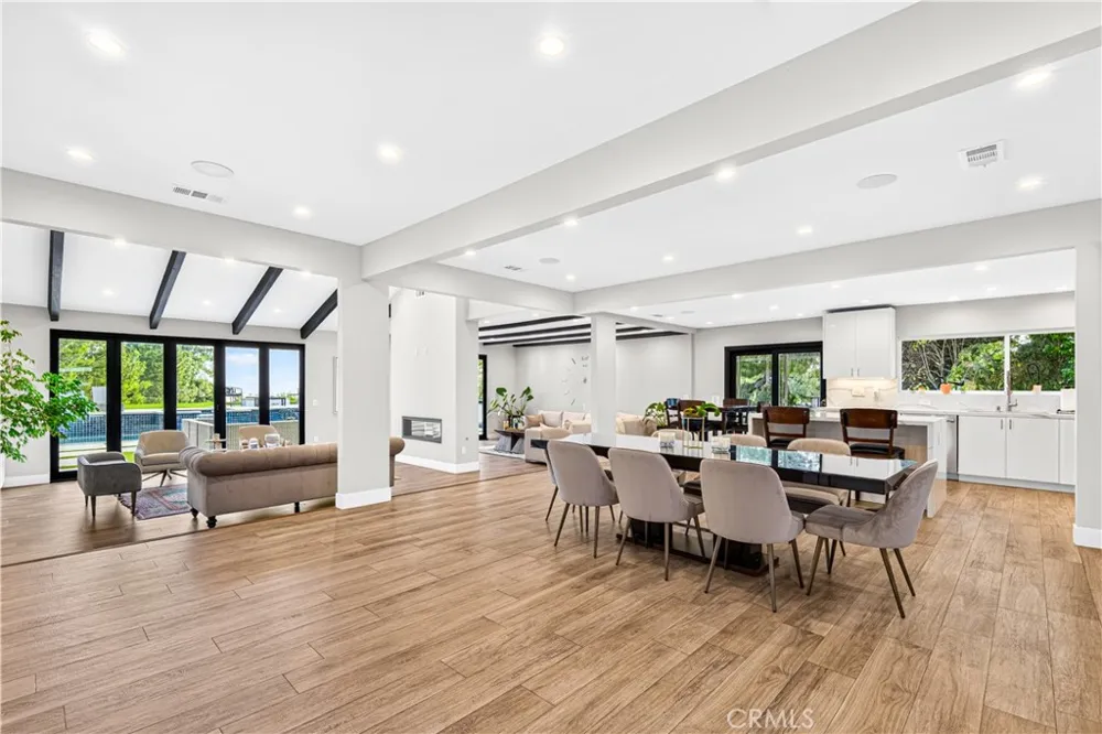 19541 Greenbriar Drive Tarzana, CA 91356