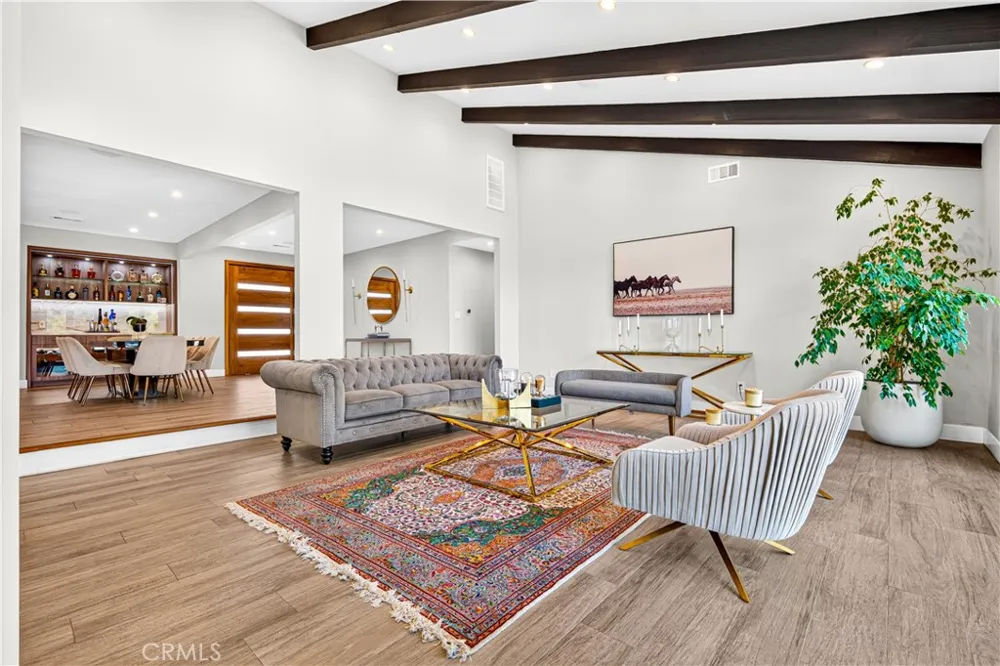19541 Greenbriar Drive Tarzana, CA 91356
