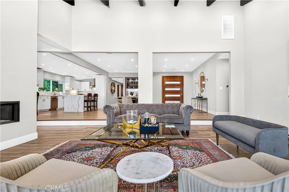 19541 Greenbriar Drive Tarzana, CA 91356