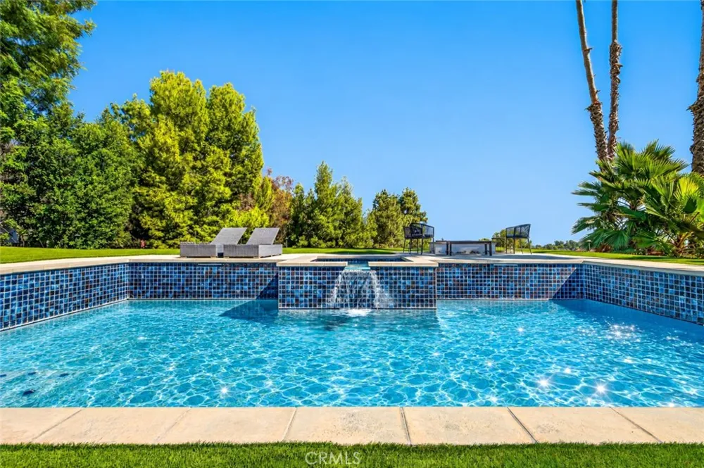 19541 Greenbriar Drive Tarzana, CA 91356