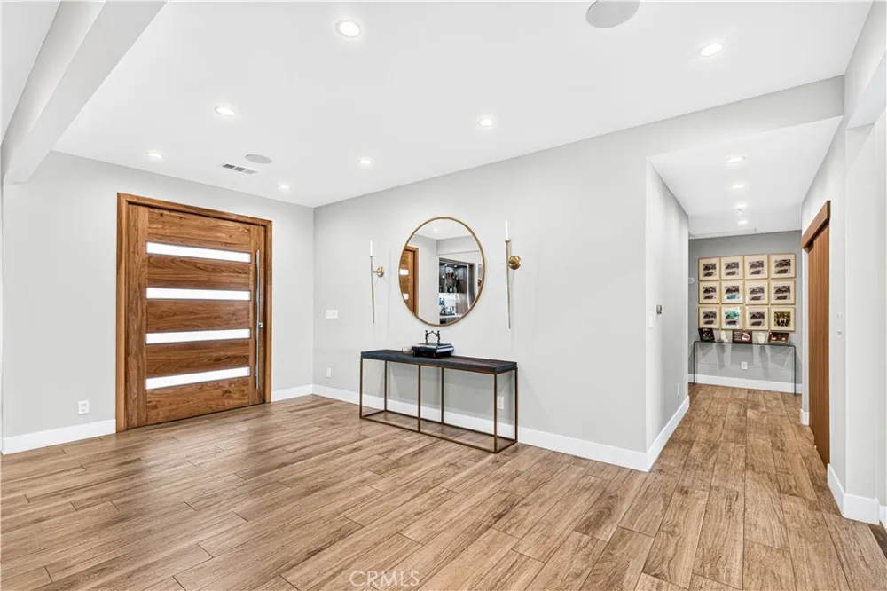 19541 Greenbriar Drive Tarzana, CA 91356