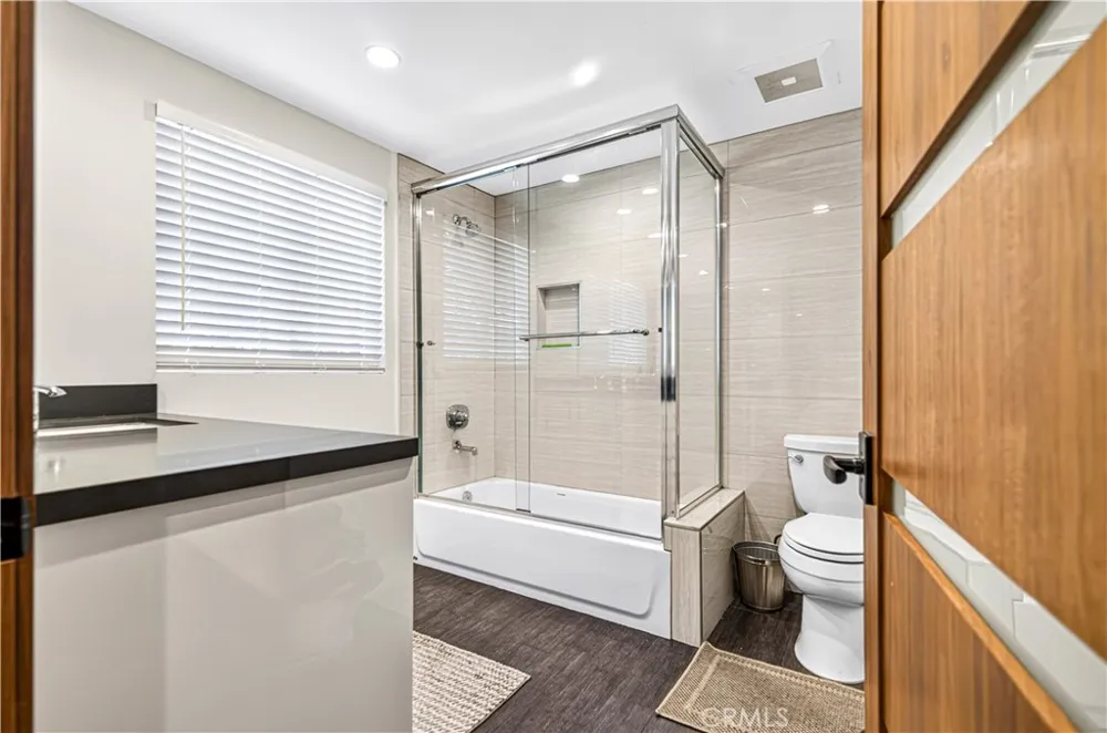 19541 Greenbriar Drive Tarzana, CA 91356