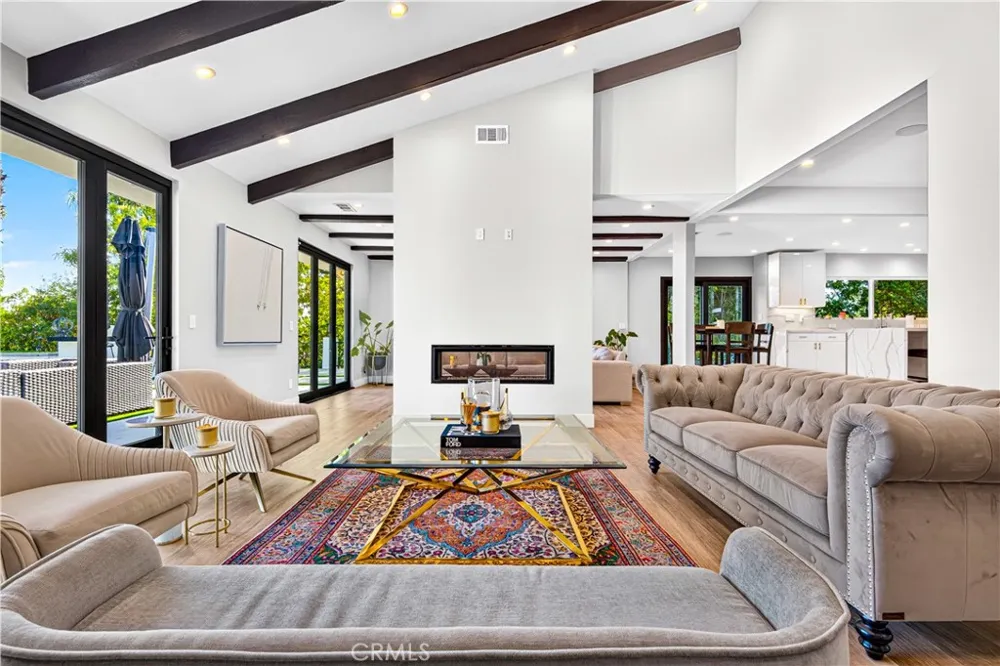 19541 Greenbriar Drive Tarzana, CA 91356