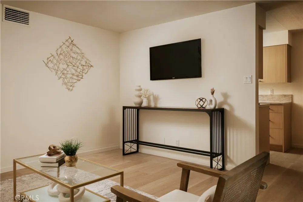 5003 Tilden Sherman Oaks, CA 91423