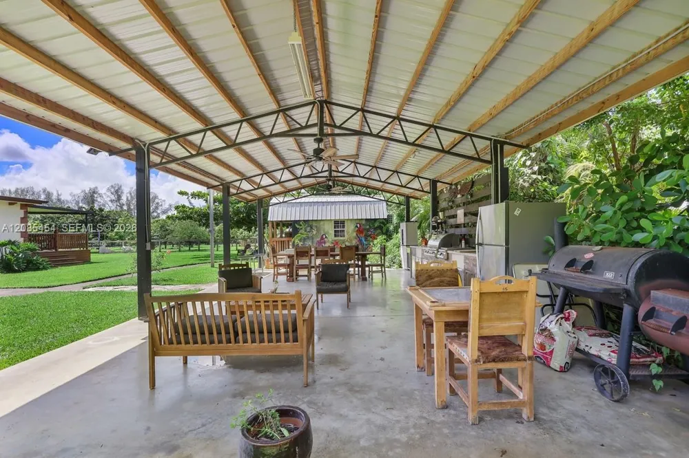 19620 SW 234th St Homestead, FL 33031