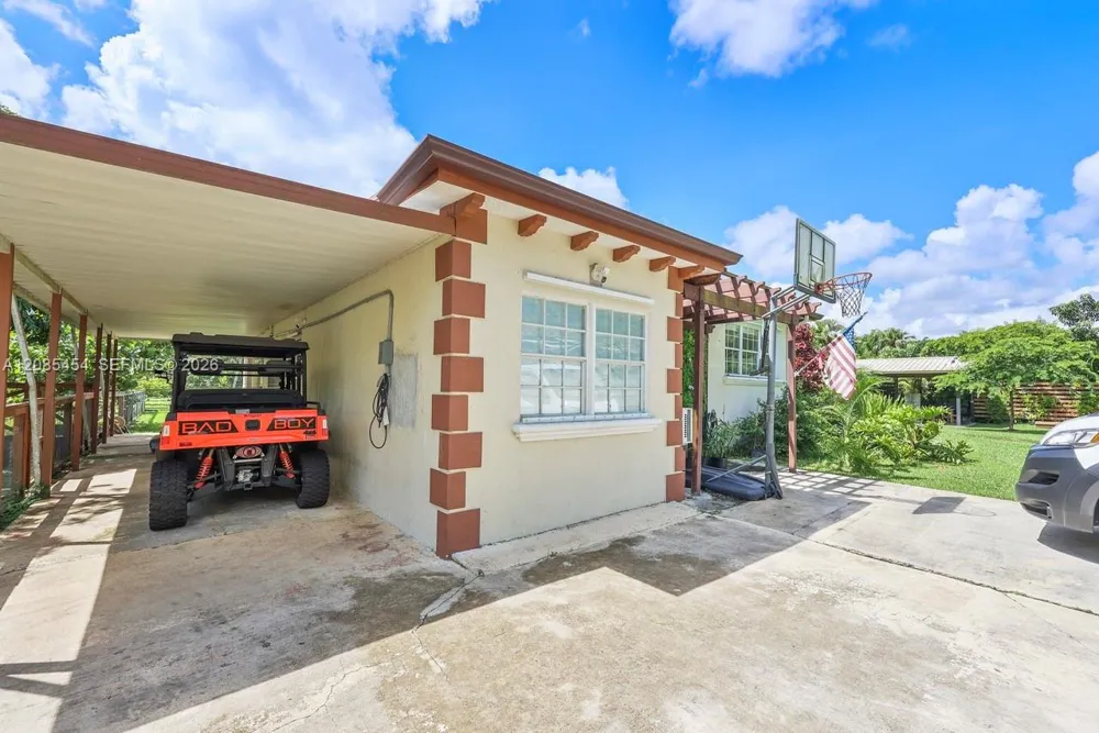 19620 SW 234th St Homestead, FL 33031