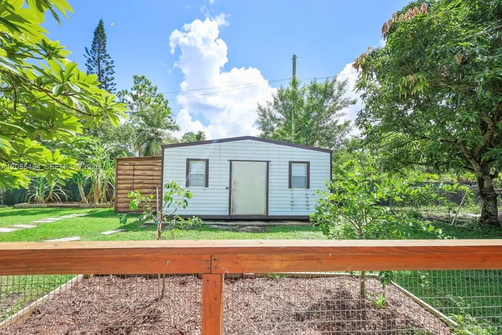 19620 SW 234th St Homestead, FL 33031