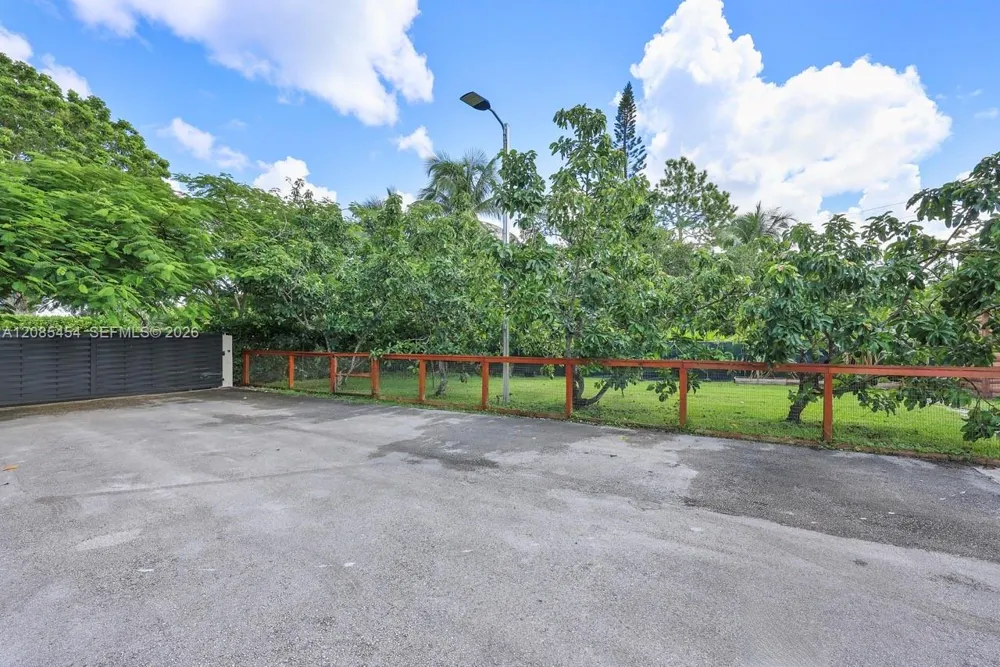 19620 SW 234th St Homestead, FL 33031