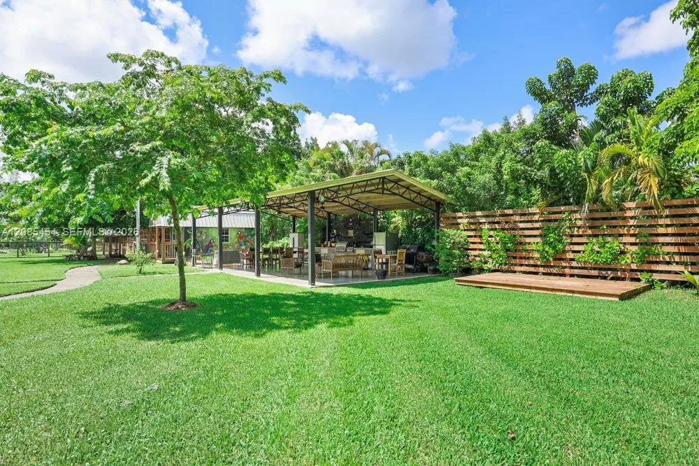 19620 SW 234th St Homestead, FL 33031