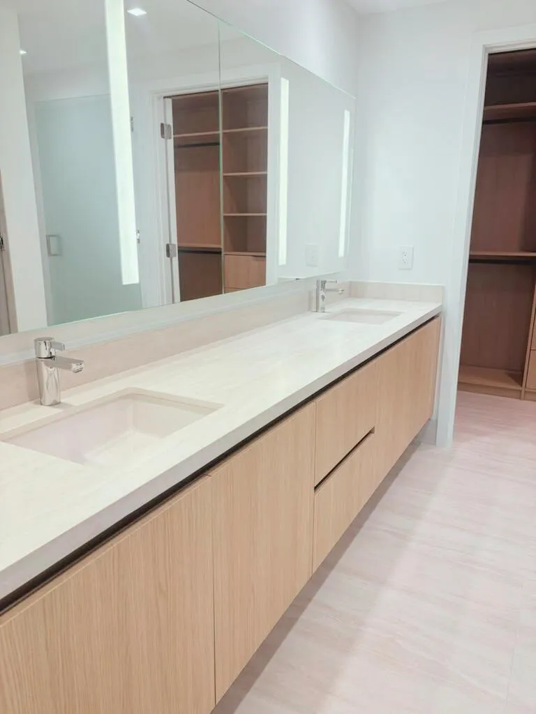 2411 Laguna Circle #1104 North Miami, FL 33181