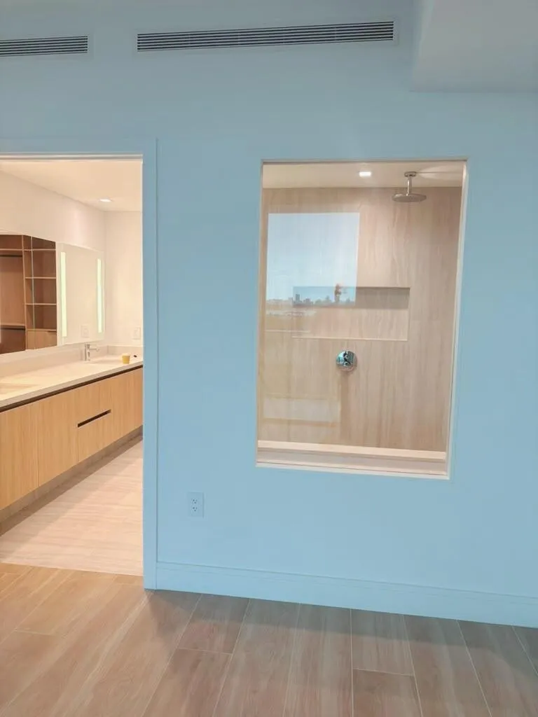 2411 Laguna Circle #1104 North Miami, FL 33181