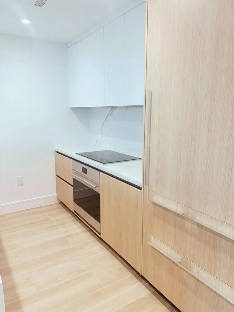 2411 Laguna Circle #1104 North Miami, FL 33181