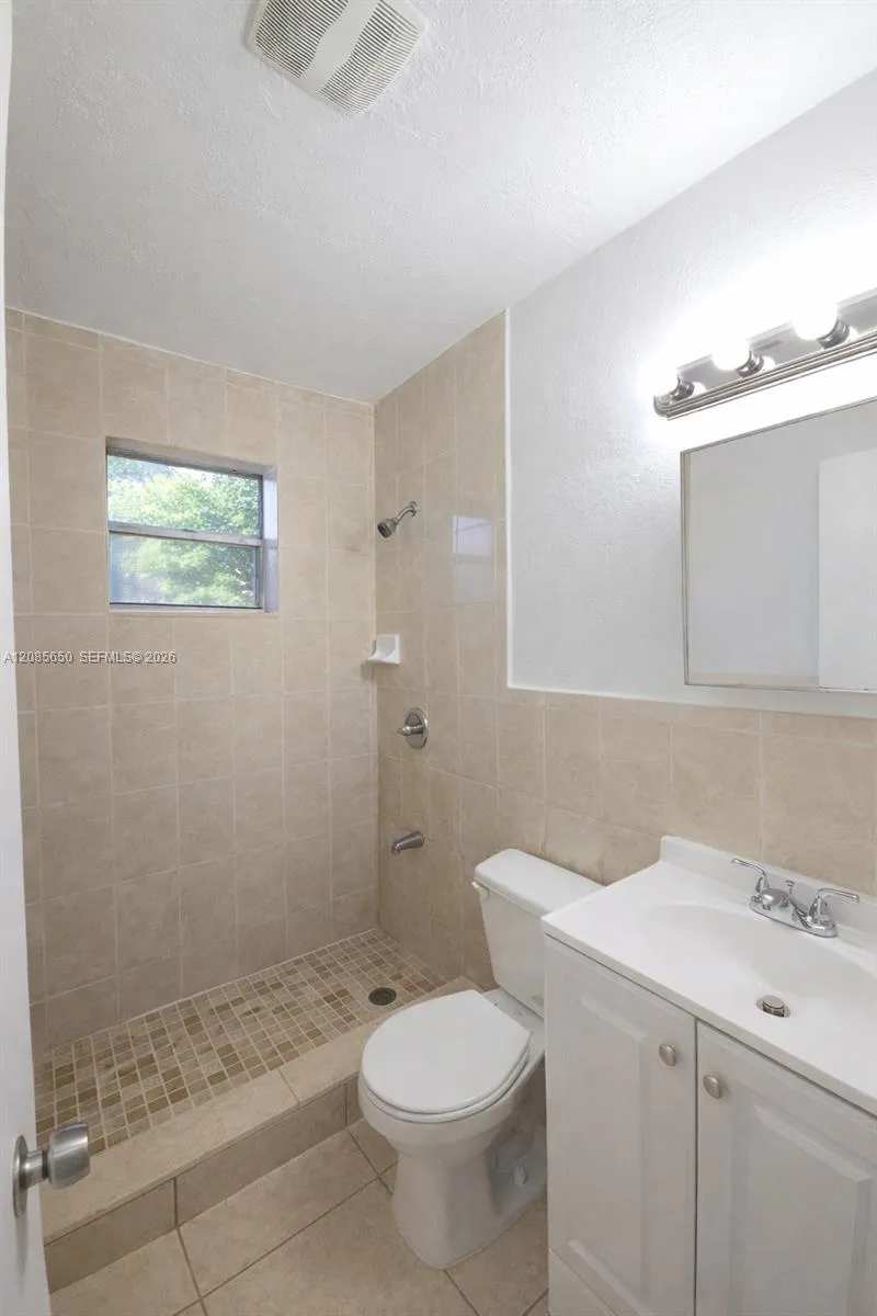 2580 NW 139th St #1 Opa-Locka, FL 33054