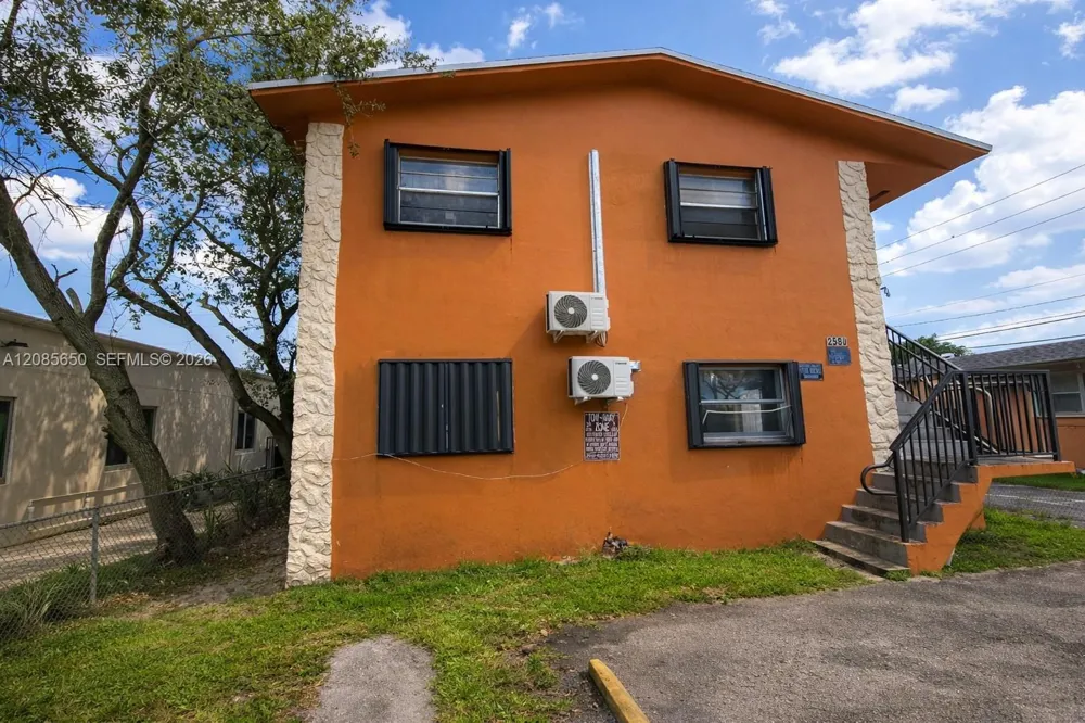 2580 NW 139th St #1 Opa-Locka, FL 33054