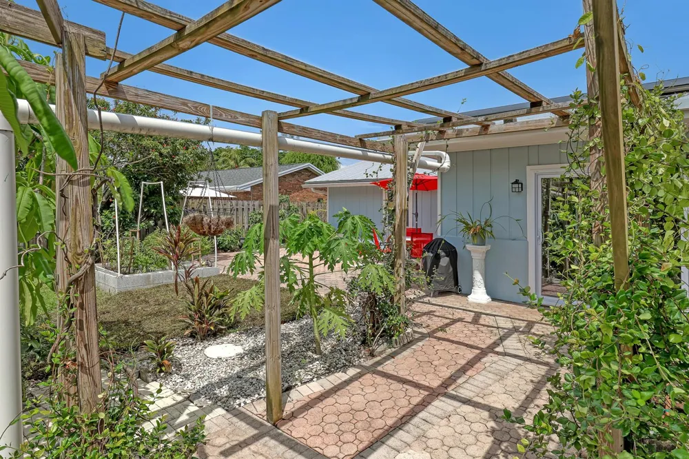 1707 E TERRACE DRIVE 