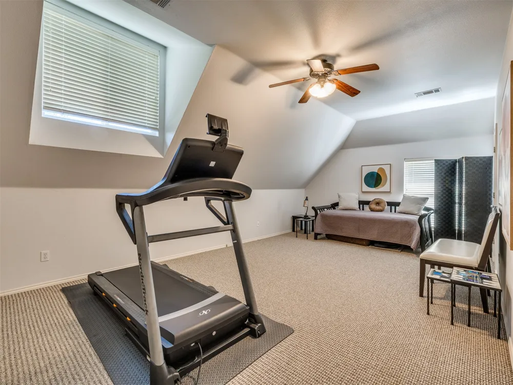 9402 S Vandalia Avenue Tulsa, OK 74137