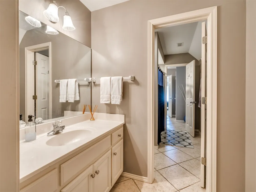 9402 S Vandalia Avenue Tulsa, OK 74137