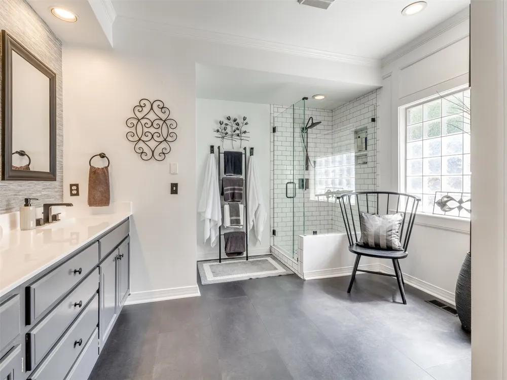9402 S Vandalia Avenue Tulsa, OK 74137