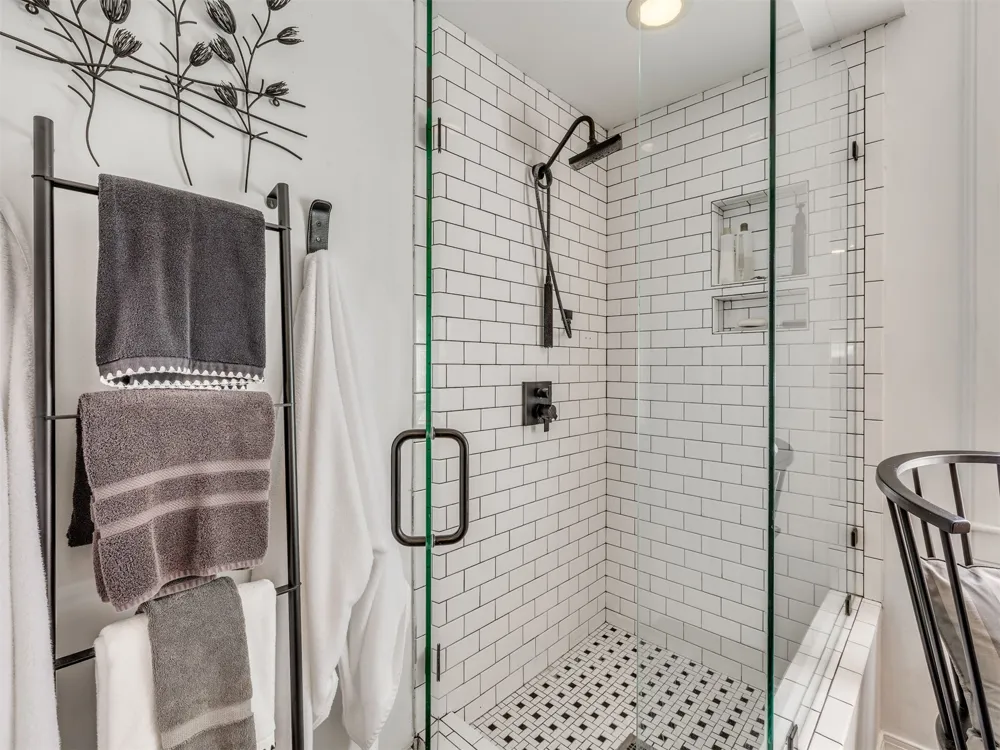 9402 S Vandalia Avenue Tulsa, OK 74137