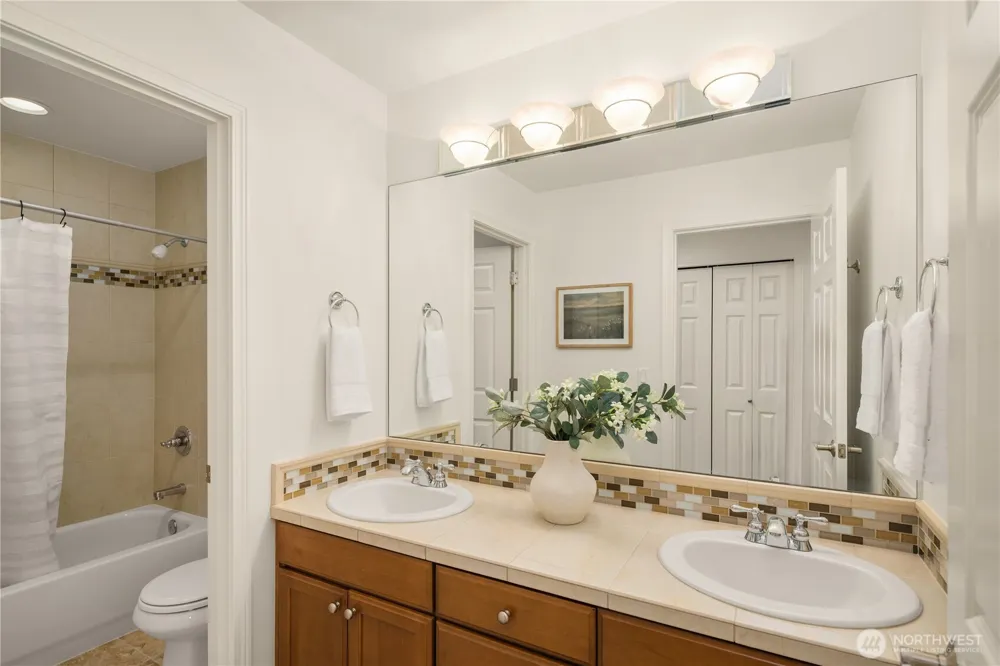 2759 NW Pine Cone Place Issaquah, WA 98027