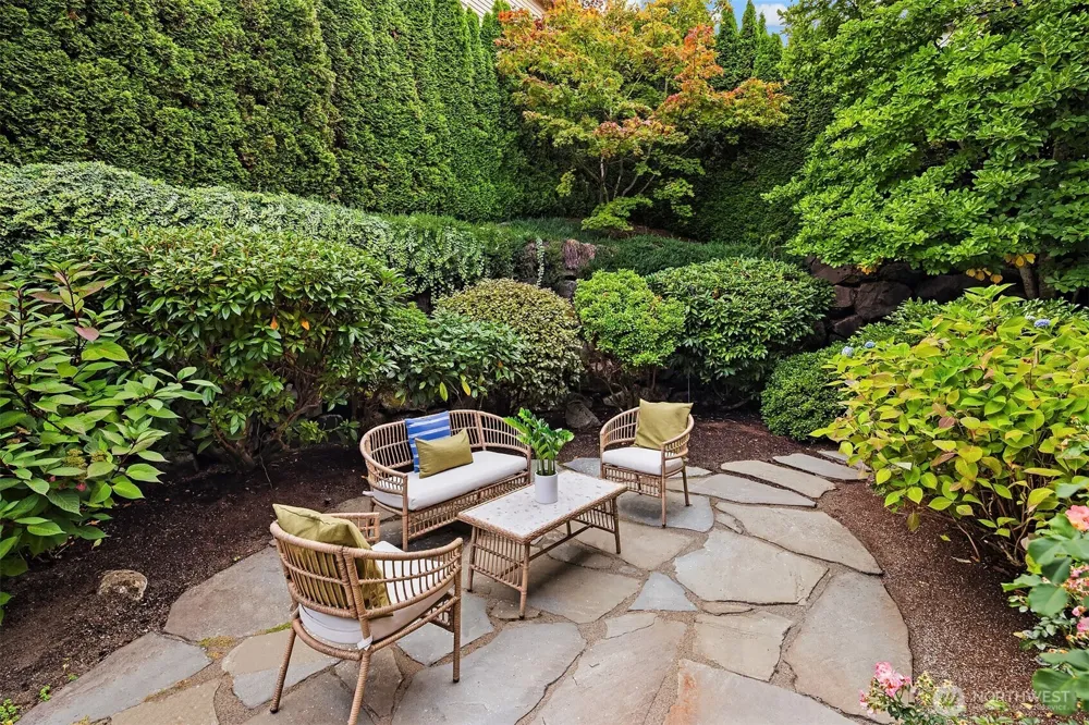 2759 NW Pine Cone Place Issaquah, WA 98027