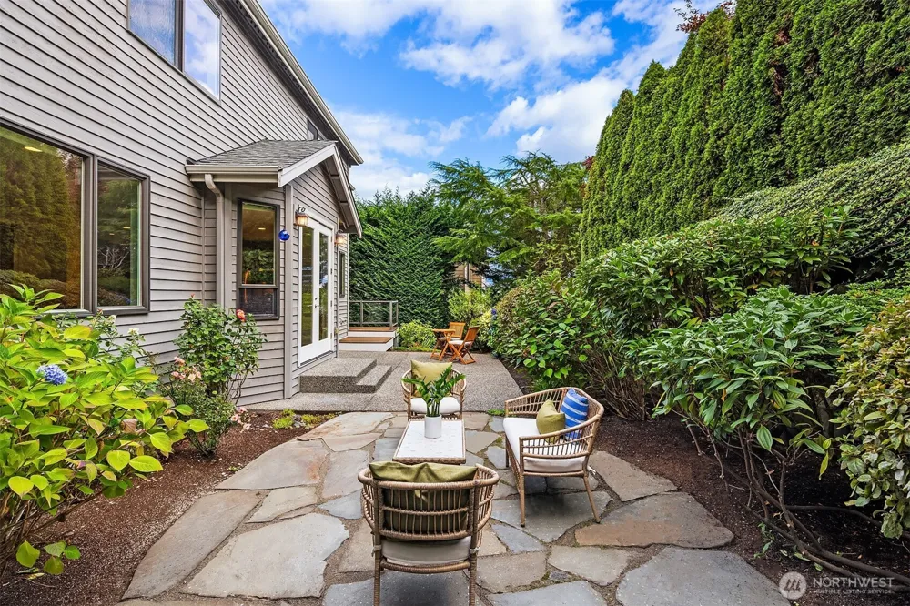 2759 NW Pine Cone Place Issaquah, WA 98027