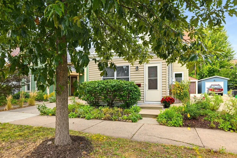 2924 E 25th Street Minneapolis, MN 55406
