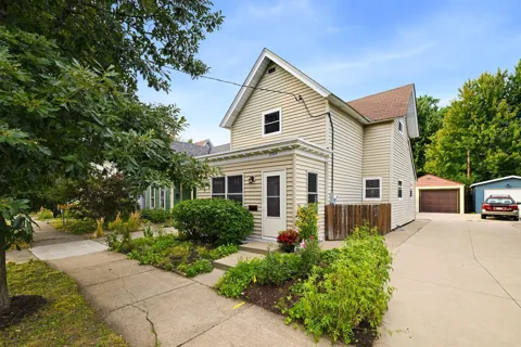 2924 E 25th Street