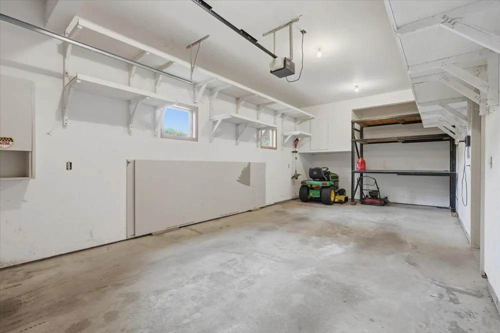 8006 Cooper Avenue Inver Grove Heights, MN 55076